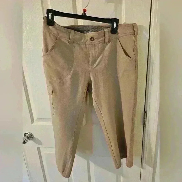 The North Face Pants - The North Face Women’s Pants Beige Capri Outdoor Cargo UPF 50 NWT SIZE 8